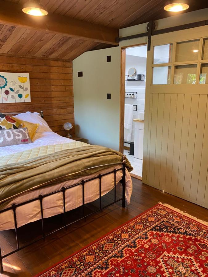 Shrublands Garden Cabin Bed & Breakfast Colchester Dış mekan fotoğraf